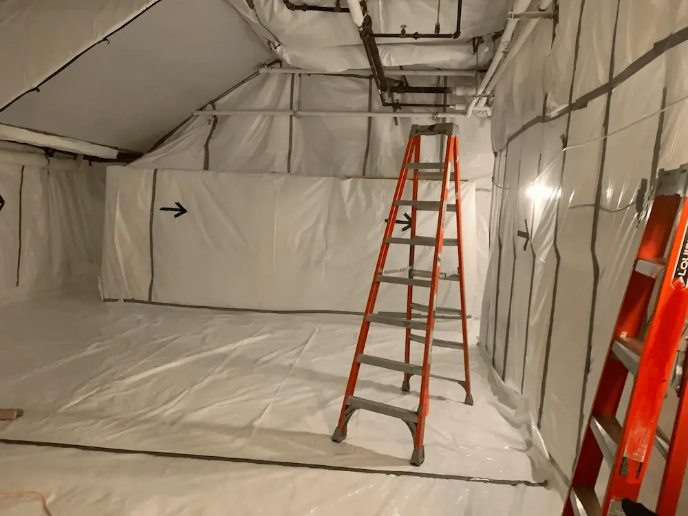 edelweiss-kh-team-performing-asbestos-removal-services (6)